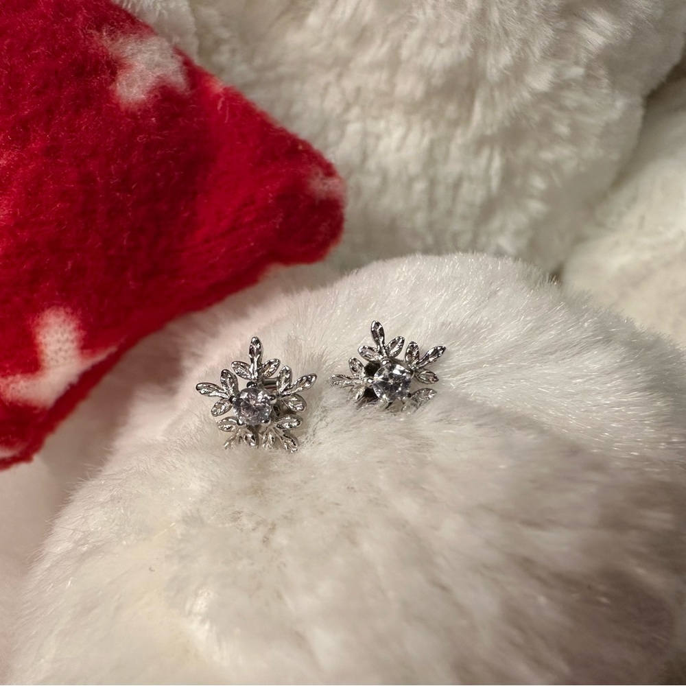 Silver 925 snowflake earrings